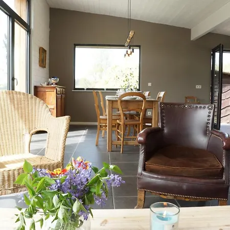 Le Chablis De Lesse Bed & Breakfast